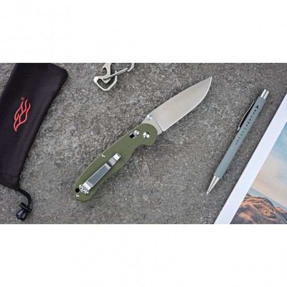 Reszta Ganzo G727M jest zielona