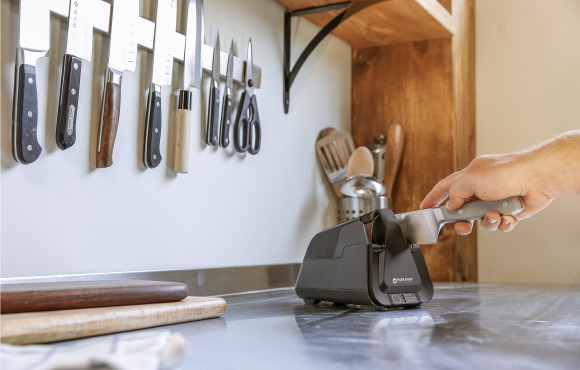 Work Sharp Profesjonalna ostrzałka kuchenna elektryczna E4 Work Sharp Profesjonalna ostrzałka kuchenna elektryczna E4