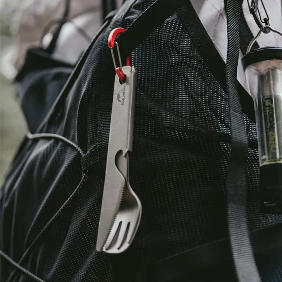 Zestaw sztućców (łyżka, widelec, nóż) wykonany z tytanu Naturehike CNH22CJ017, szary z torbą